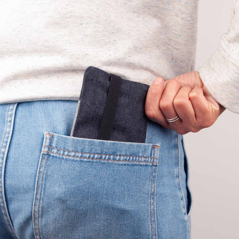 Tabaquera Denim con Doble Cremallera  – Pitillera Cartera para Tabaco de Liar, Papel, Filtros y Mechero, con Bolsillo para Dinero y Tarjetas